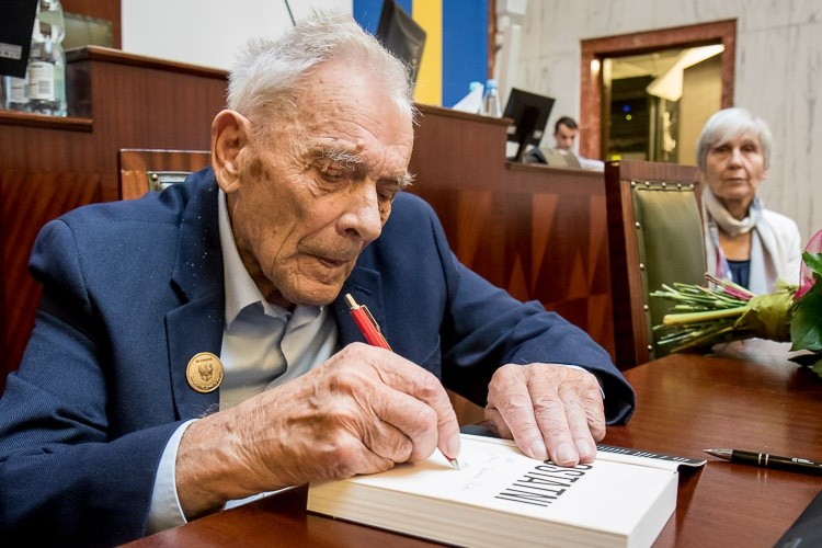  Aleksander Tarnawski w czasie uroczystości w Gmachu Sejmu Śląskiego 