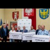  Wręczenie czeków w ramach Marszałkowskiego Konkursu „Inicjatywa Sołecka”. fot. Tomasz Żak / UMWS 