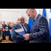  Wręczenie listów gratulacyjnych. fot. Tomasz Żak / UMWS 