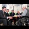  Premier z zainteresowaniem wysłuchał informacji Społecznego Komitetu Budowy Osiedla dla Osób Niepełnosprawnych Ruchowo 