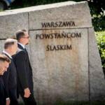 Złożenie wieńca przed Pomnikiem Powstańców Śląskich. fot. Tomasz Żak / UMWS